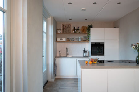 Compacte keuken met kookeiland