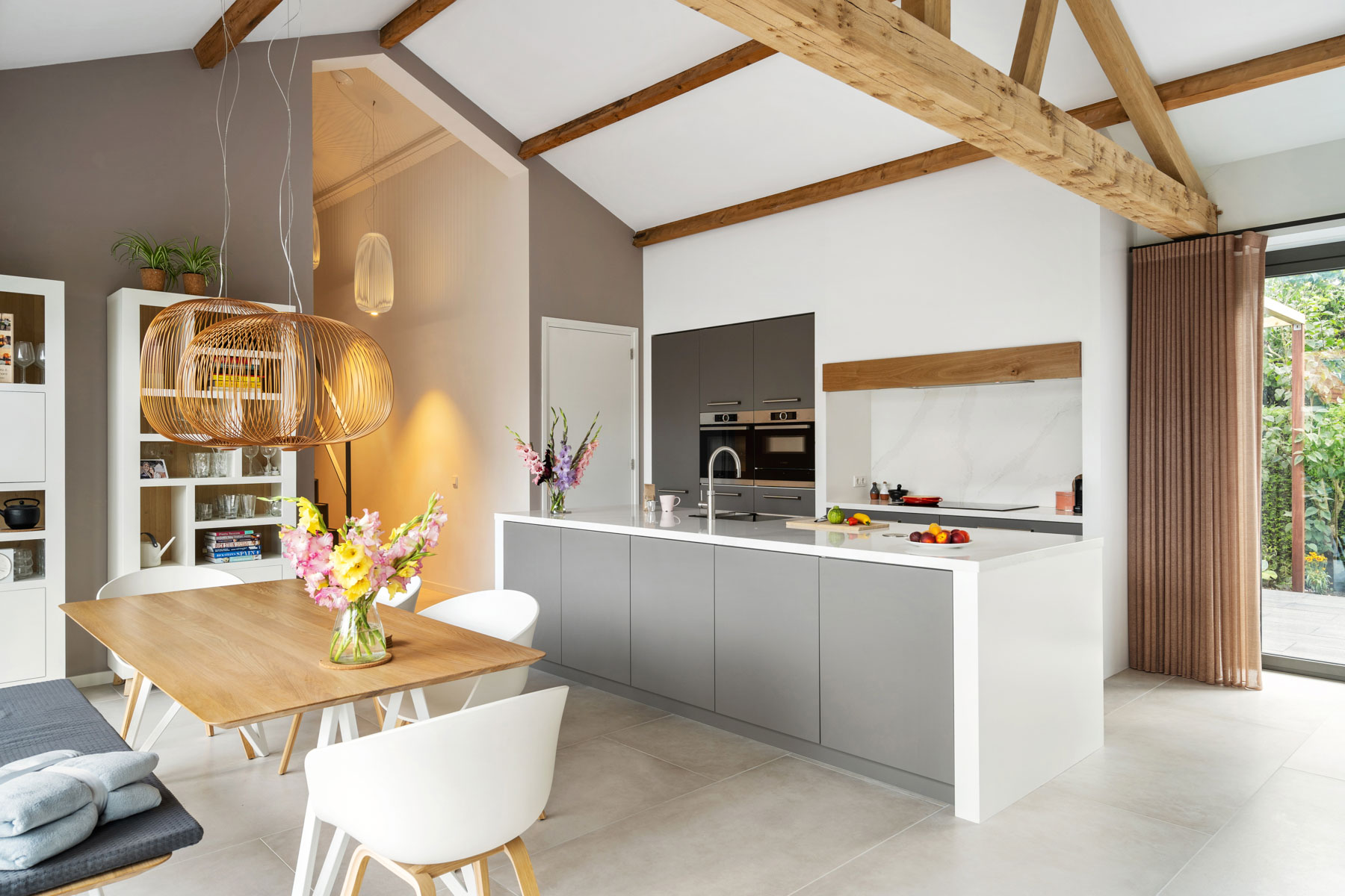 Open keuken met lichte tinten | Van Manen Keukens