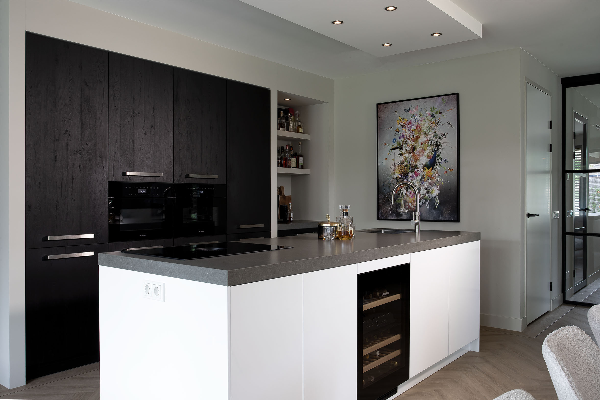 Stoere leefbare keuken met kookeiland - Van Manen Keukens