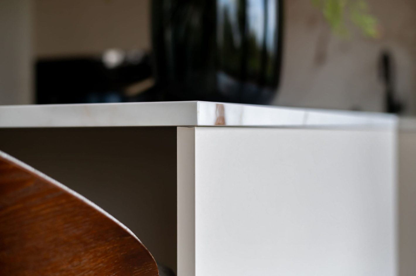 Moderne keuken met kookeiland