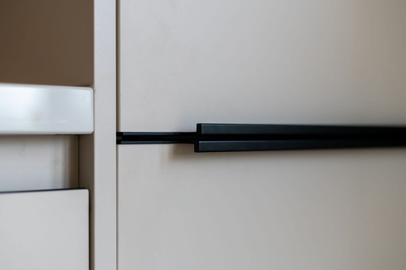 Moderne keuken met kookeiland